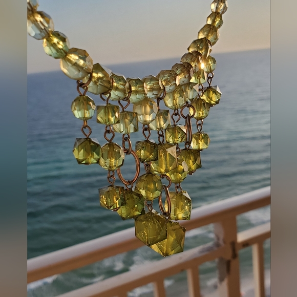 Vintage lucite faceted peridot green choker bib statement necklace 80's 90's euc - Picture 10 of 16